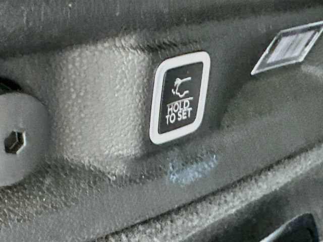Used 2023 Jeep Grand Cherokee L Overland AWD/4WD image 16