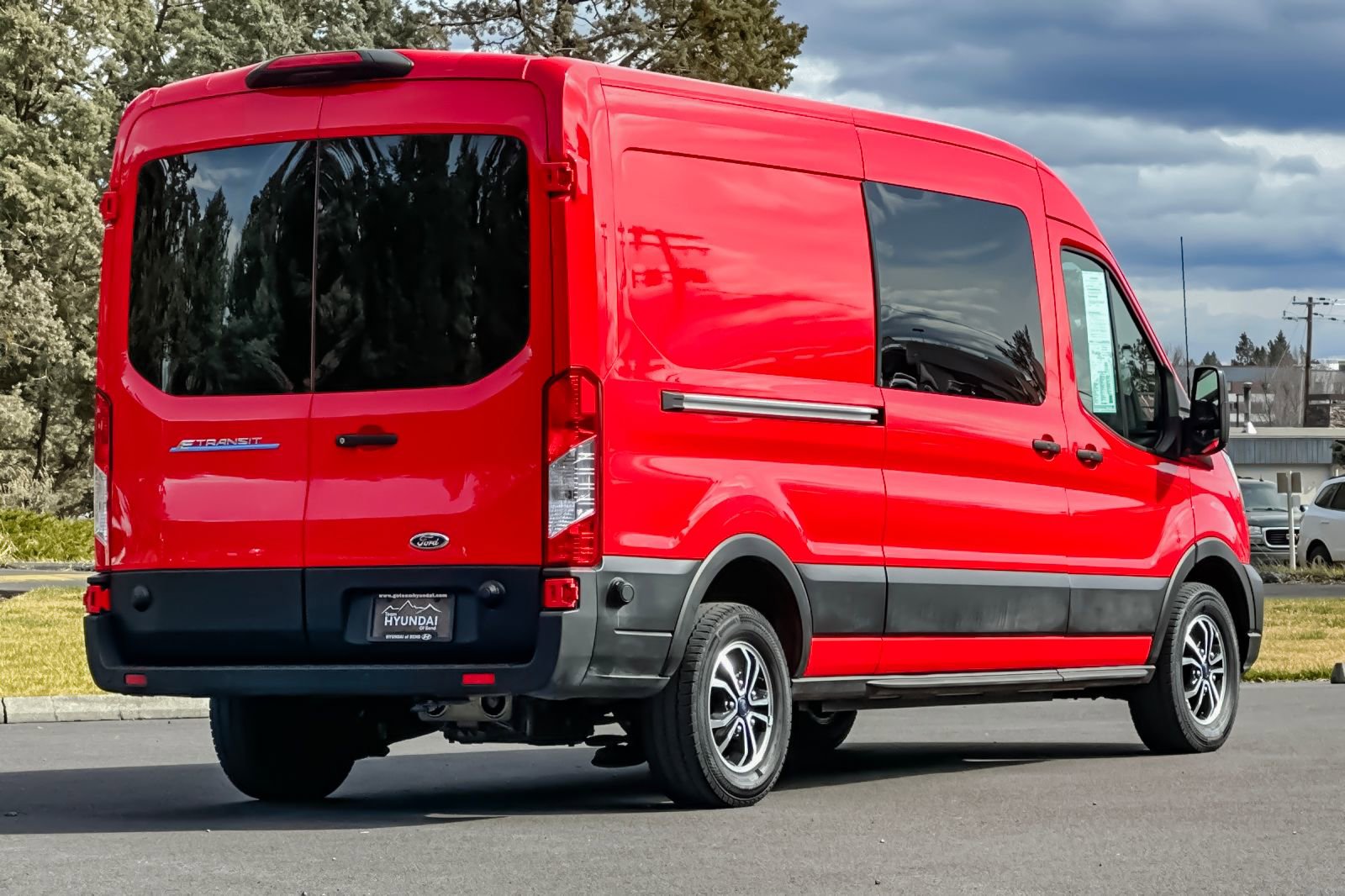 Used 2023 Ford E-Transit Medium Roof w/ Load Area Protection Package image 4