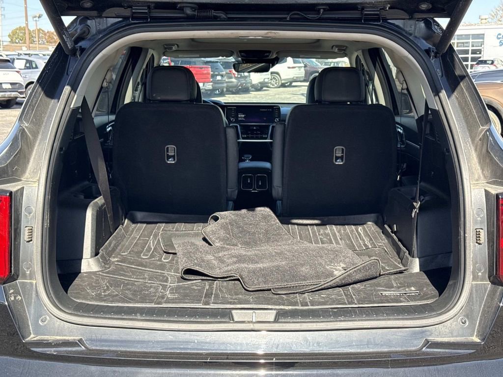 Used 2023 Kia Sorento SX image 11