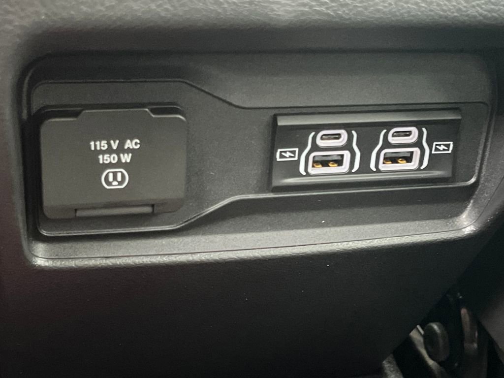 New 2025 Jeep Grand Cherokee Laredo X w/ Luxury Tech Group I image 23