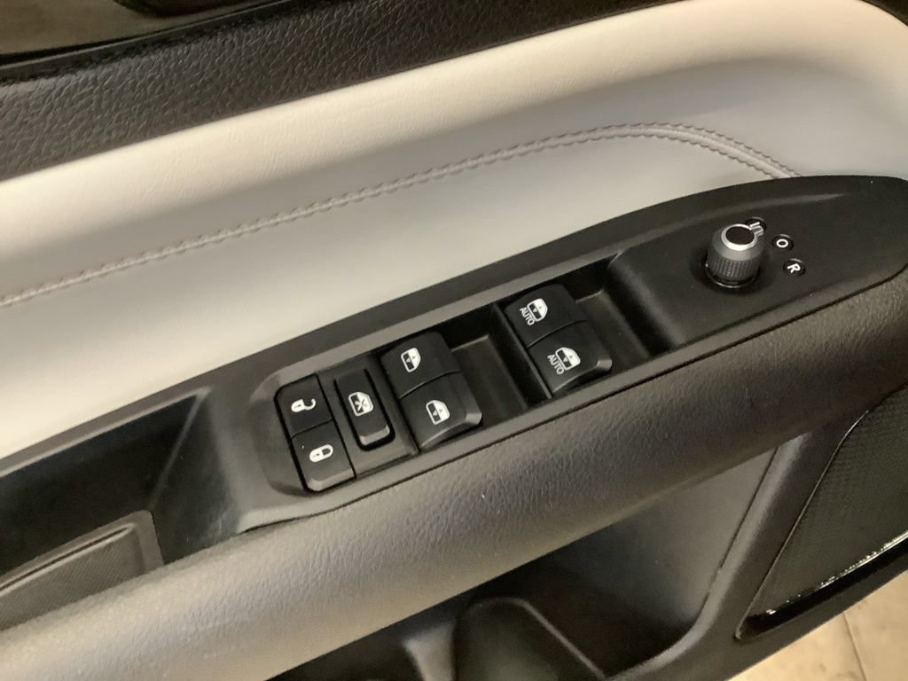 Used 2023 Jeep Compass Limited AWD/4WD image 14