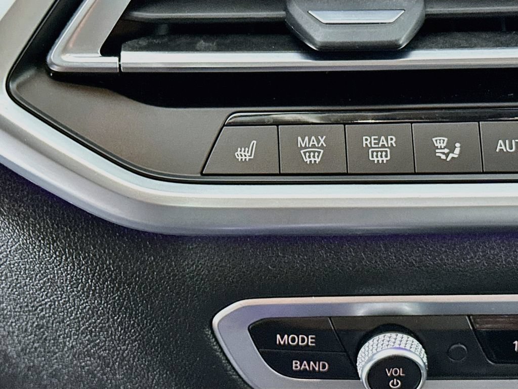 Used 2022 BMW X7 xDrive40i w/ Premium Package AWD/4WD image 23