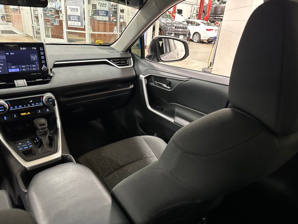 Used 2022 Toyota RAV4 XLE image 14