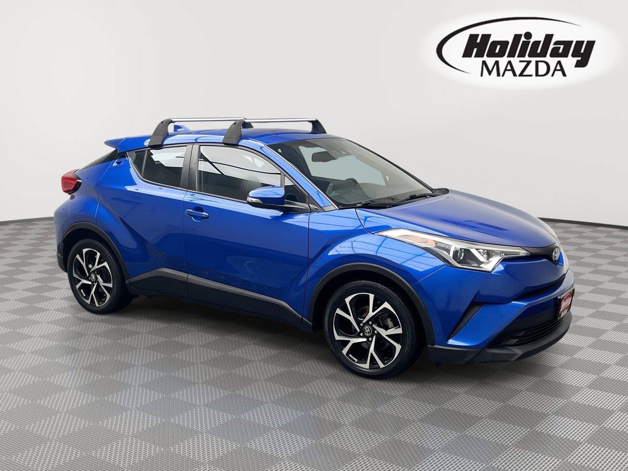 Used 2019 Toyota C-HR XLE FWD image 1