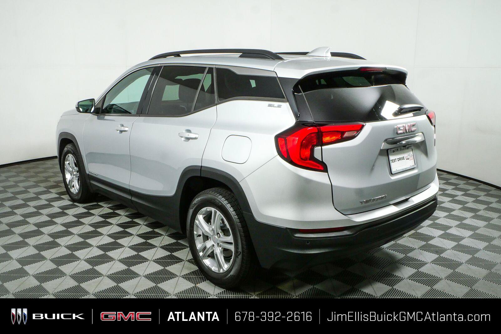 Used 2020 GMC Terrain SLE w/ Driver Convenience Package FWD image 26