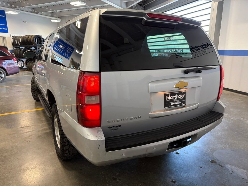 Used 2013 Chevrolet Suburban LT w/ Luxury Package AWD/4WD image 7