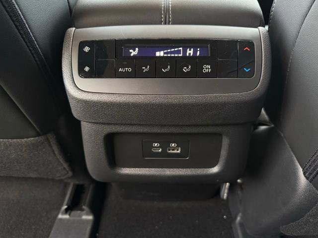New 2025 Nissan Pathfinder SL FWD image 12