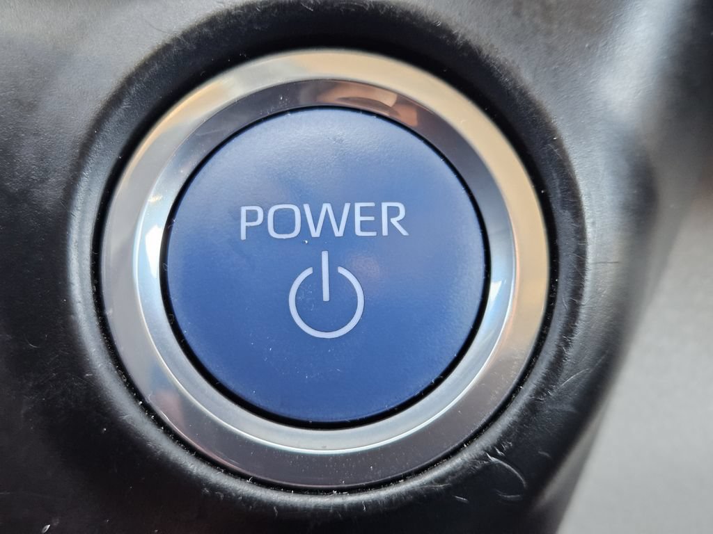 Used 2024 Toyota Sienna XLE FWD image 21
