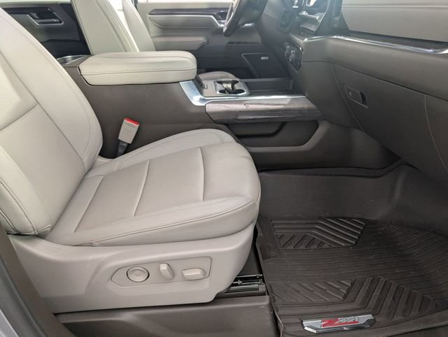 Certified 2025 Chevrolet Silverado 2500 LTZ w/ LTZ Plus Package AWD/4WD image 32