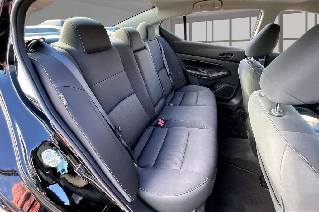 Used 2025 Nissan Altima 2.5 SV FWD image 23