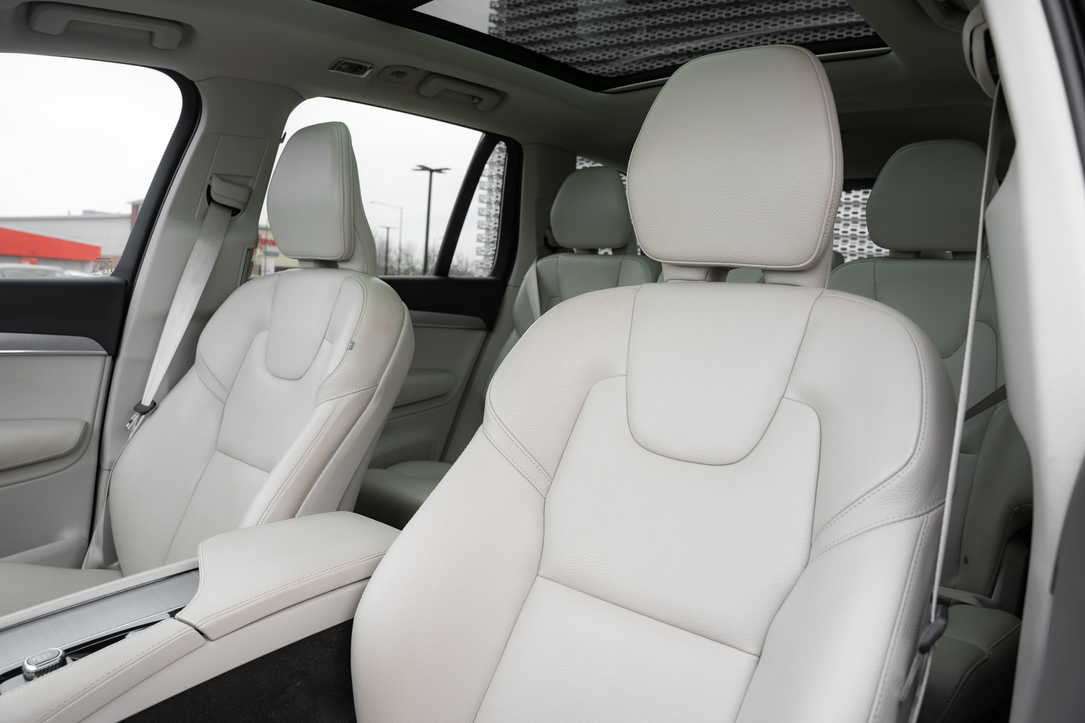 Used 2022 Volvo XC90 T5 Momentum w/ Climate Package image 22