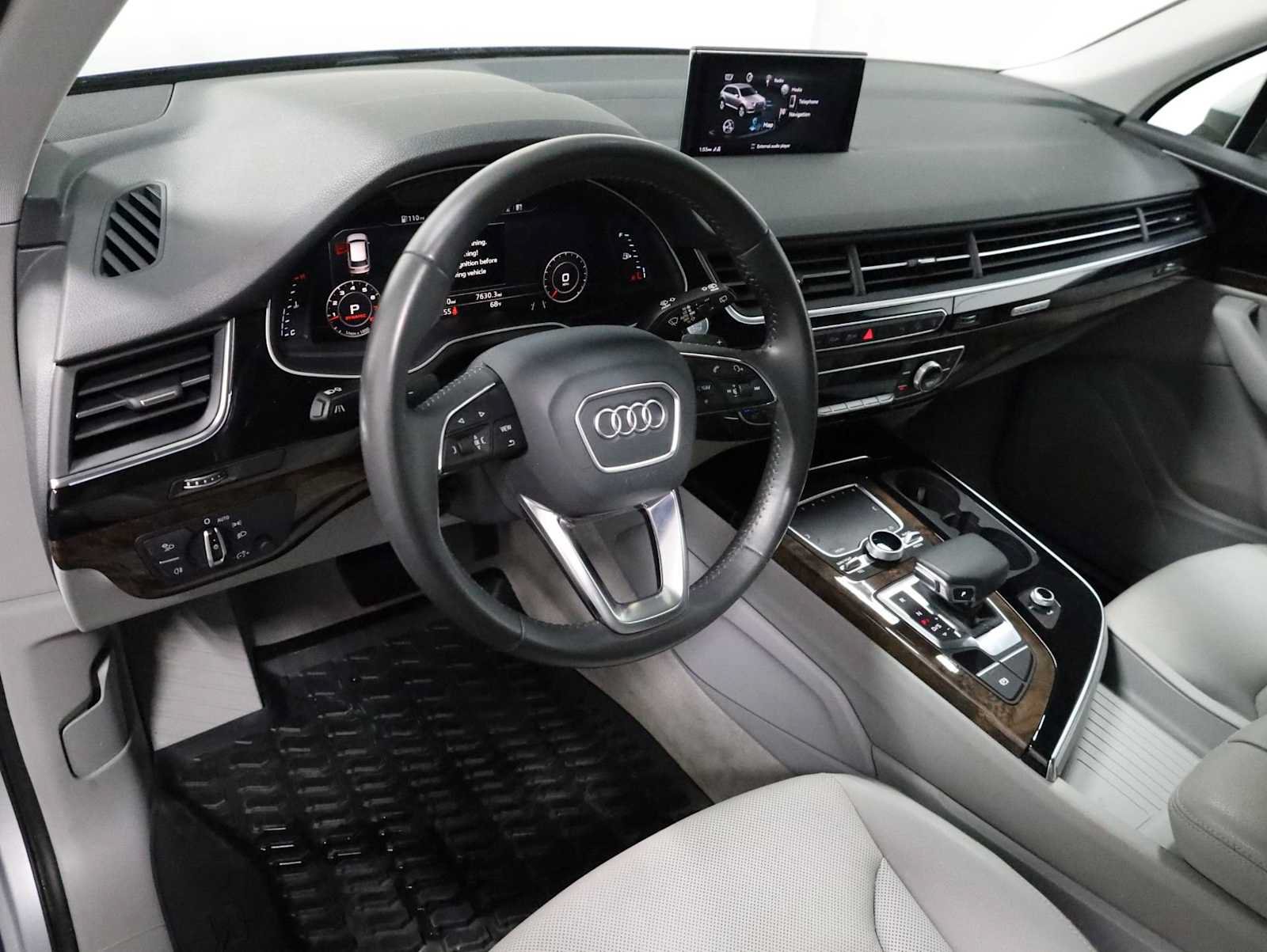 Used 2017 Audi Q7 3.0T Premium Plus AWD/4WD image 4