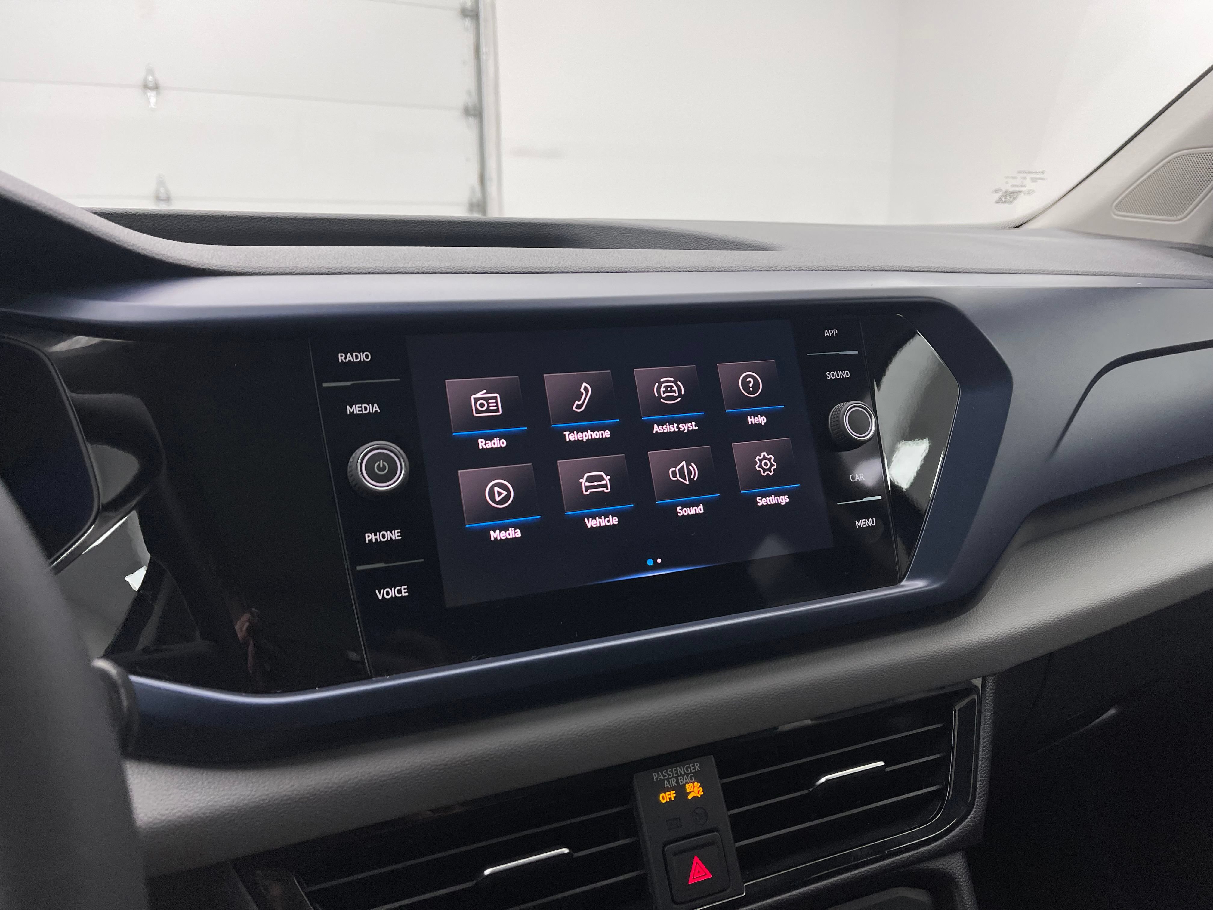 Used 2022 Volkswagen Taos SE w/ Panoramic Sunroof Package FWD image 22
