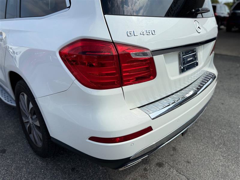 Used 2015 Mercedes-Benz GL 450 4MATIC image 21