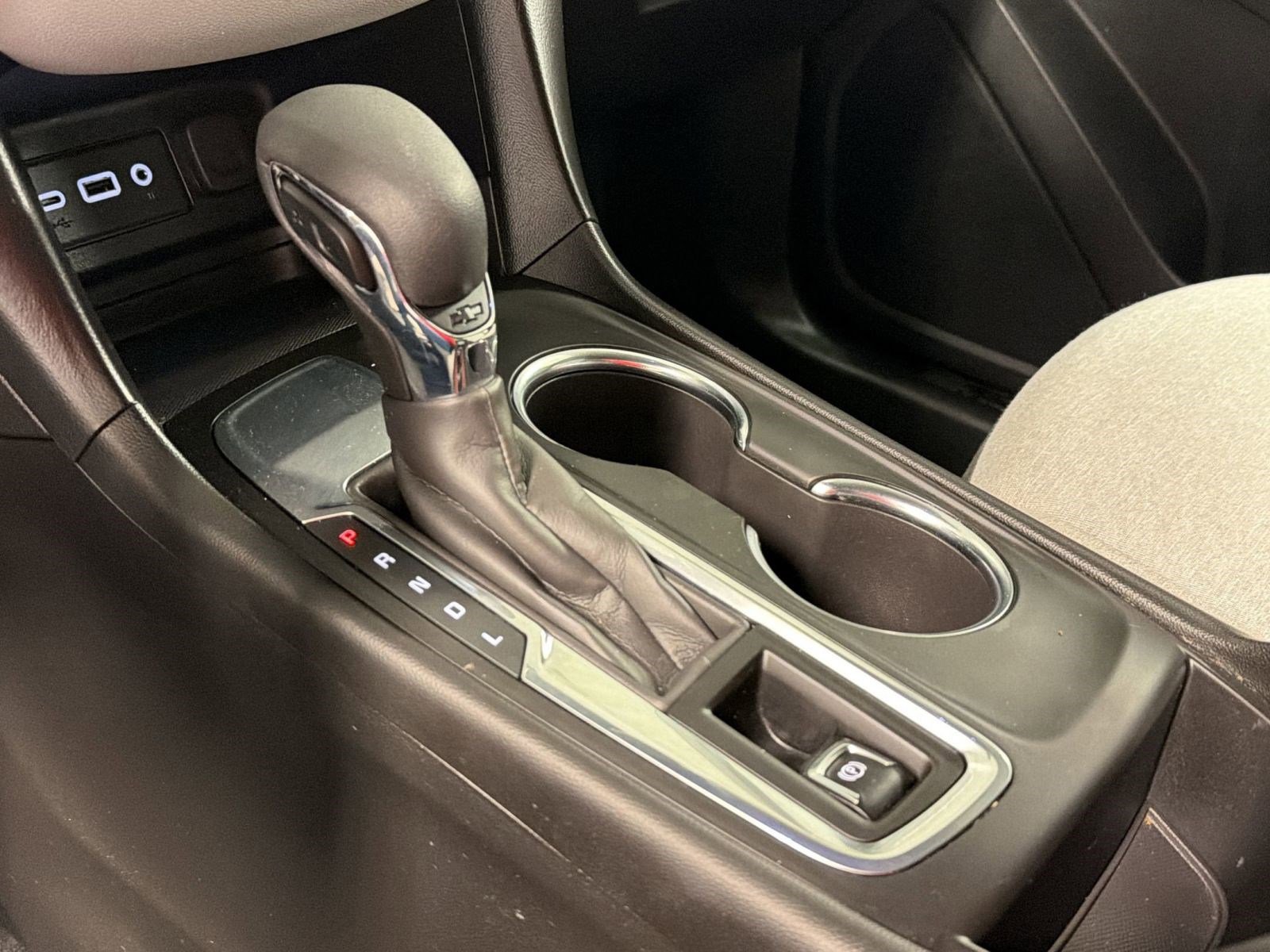 Used 2022 Chevrolet Equinox LS FWD image 17