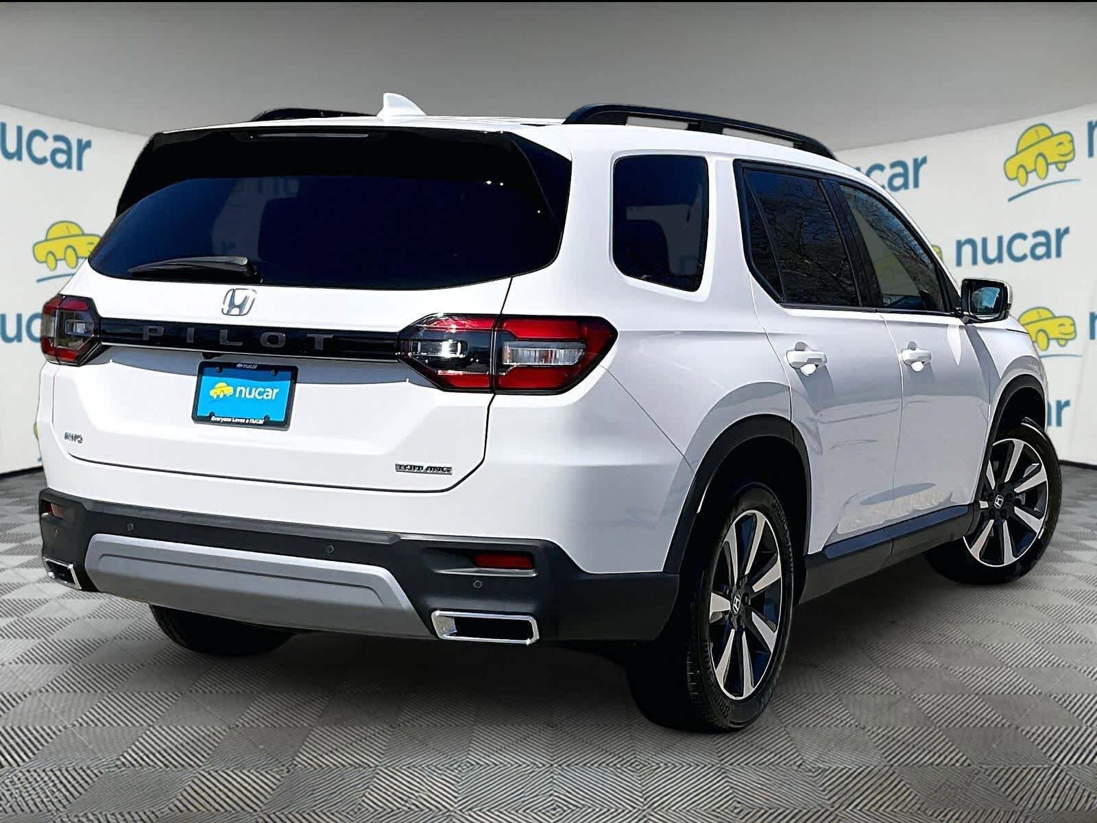 Used 2025 Honda Pilot Touring image 6