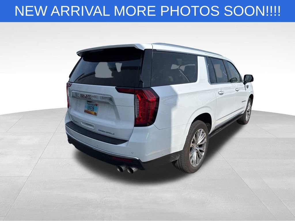 Used 2021 GMC Yukon XL Denali w/ Denali Premium Package image 8