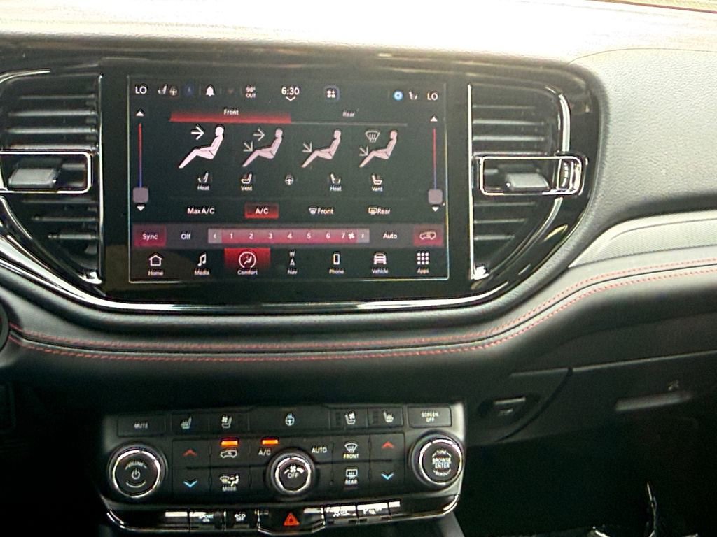 Used 2025 Dodge Durango R/T w/ Blacktop Package AWD/4WD image 16