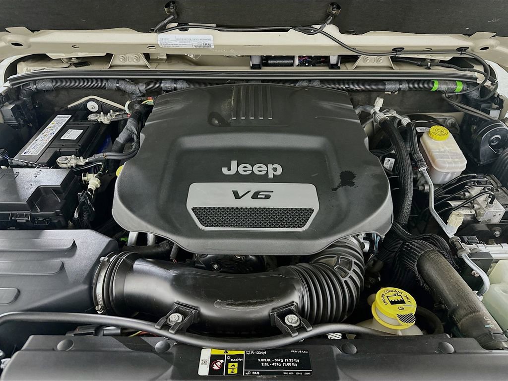 Used 2017 Jeep Wrangler Unlimited Rubicon image 32