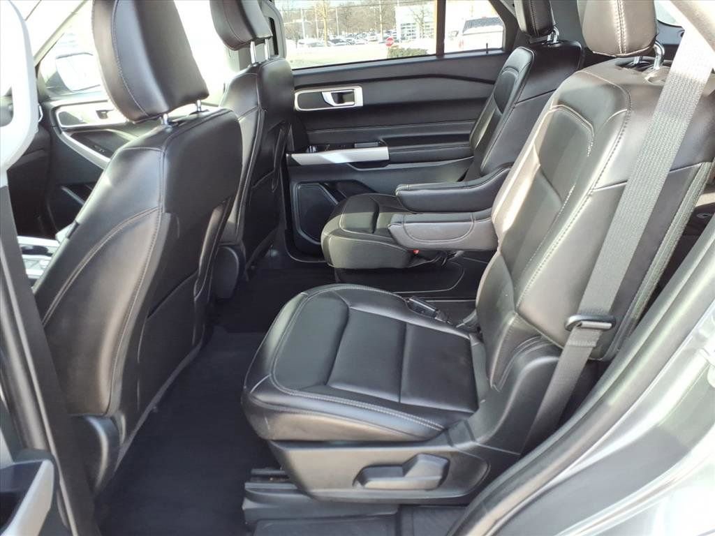 Used 2023 Ford Explorer XLT w/ Equipment Group 202A image 11
