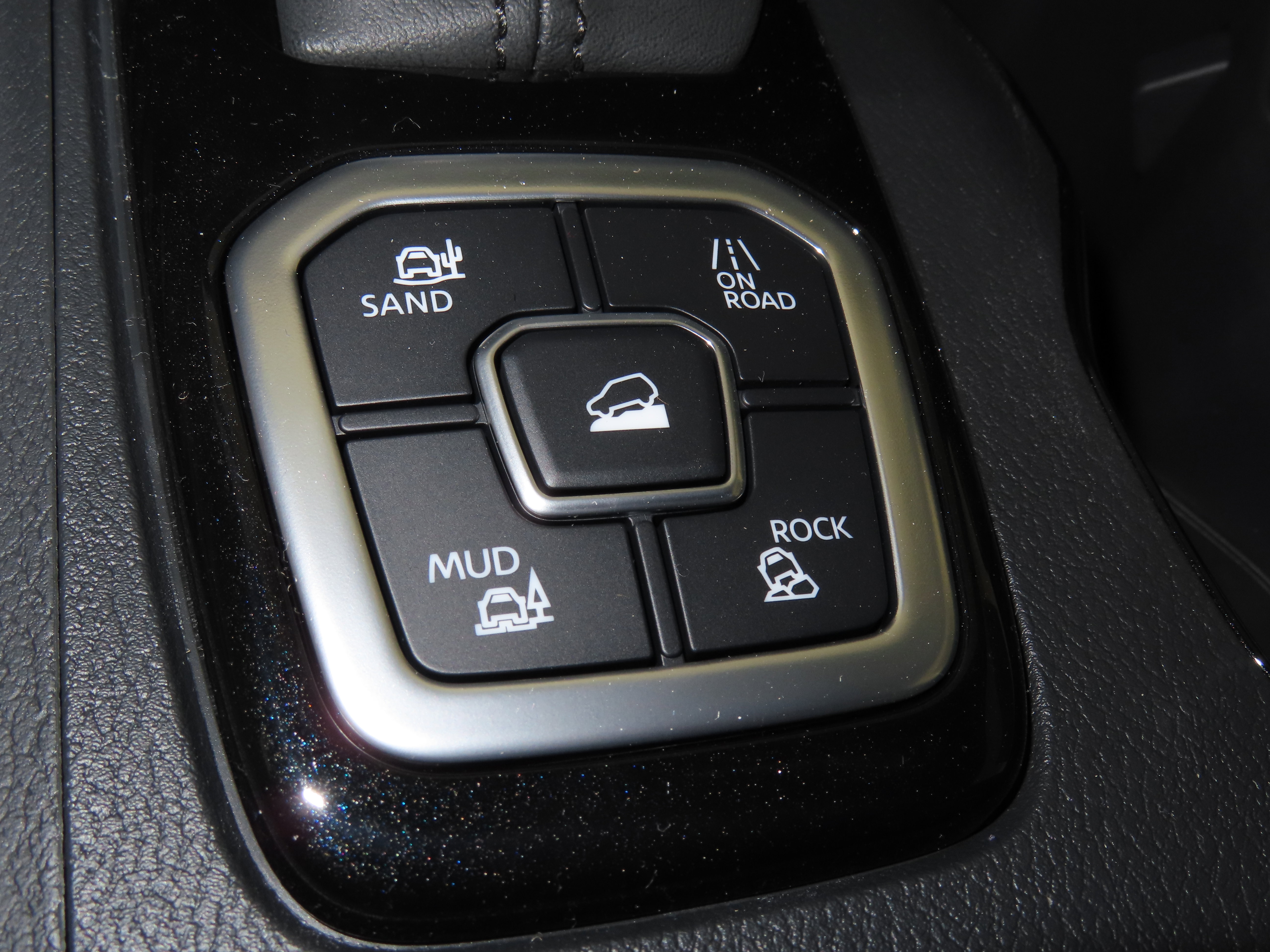 New 2026 Nissan Frontier SV w/ All-Weather Content Package image 31