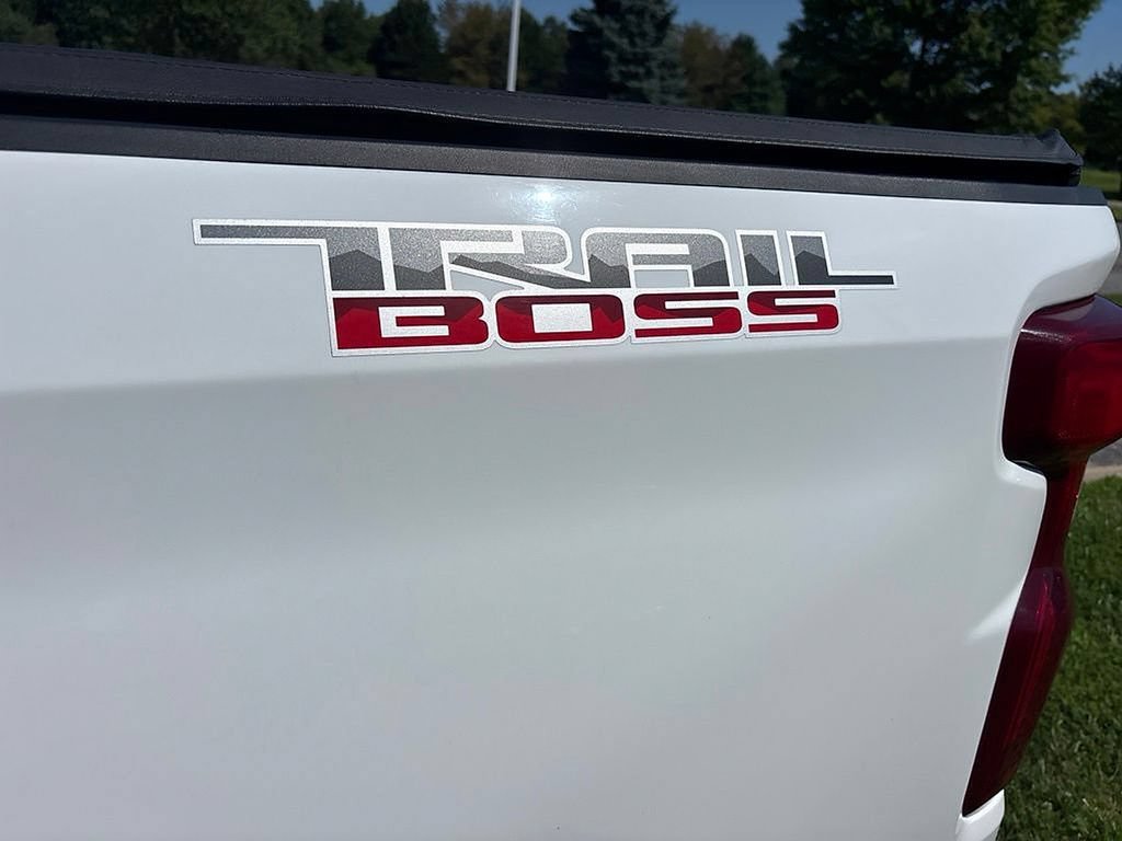 Used 2021 Chevrolet Silverado 1500 LT Trail Boss w/ Convenience Package II AWD/4WD image 8