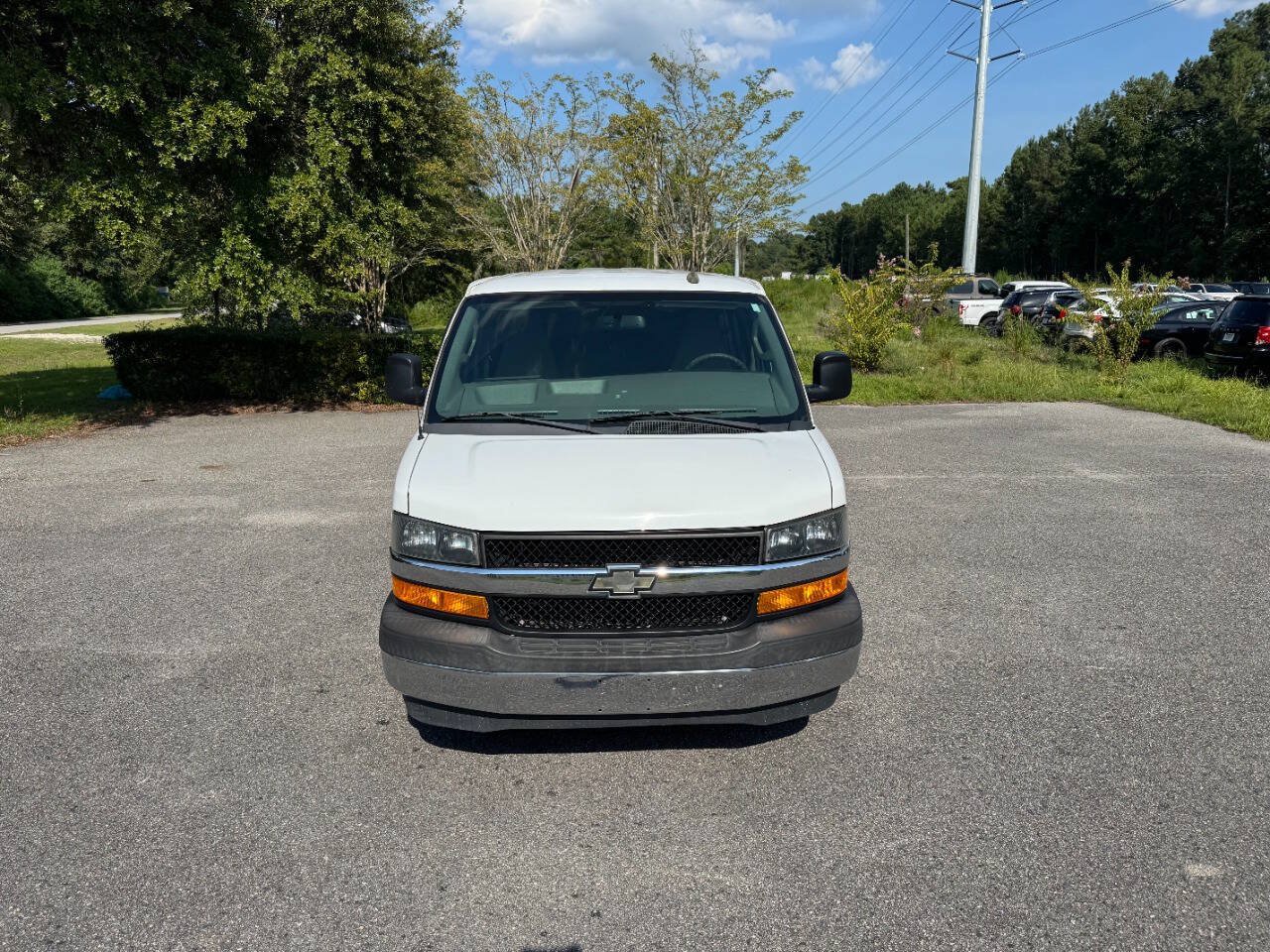 Used 2018 Chevrolet Express 3500 LT w/ LT Preferred Equipment Group RWD image 2