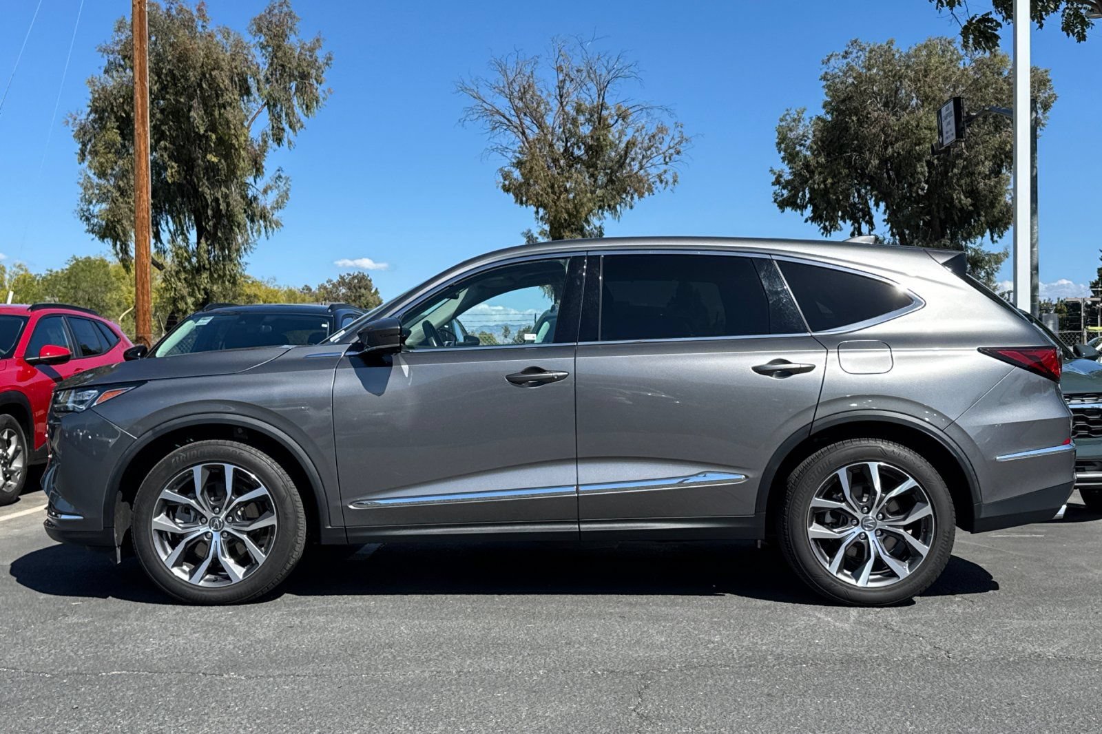 Used 2024 Acura MDX w/ Technology Package AWD/4WD image 8