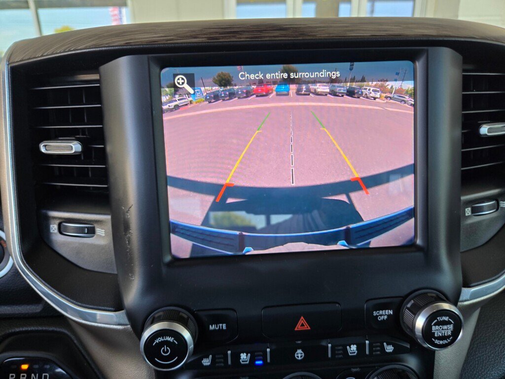 Used 2019 RAM 1500 Laramie AWD/4WD image 13