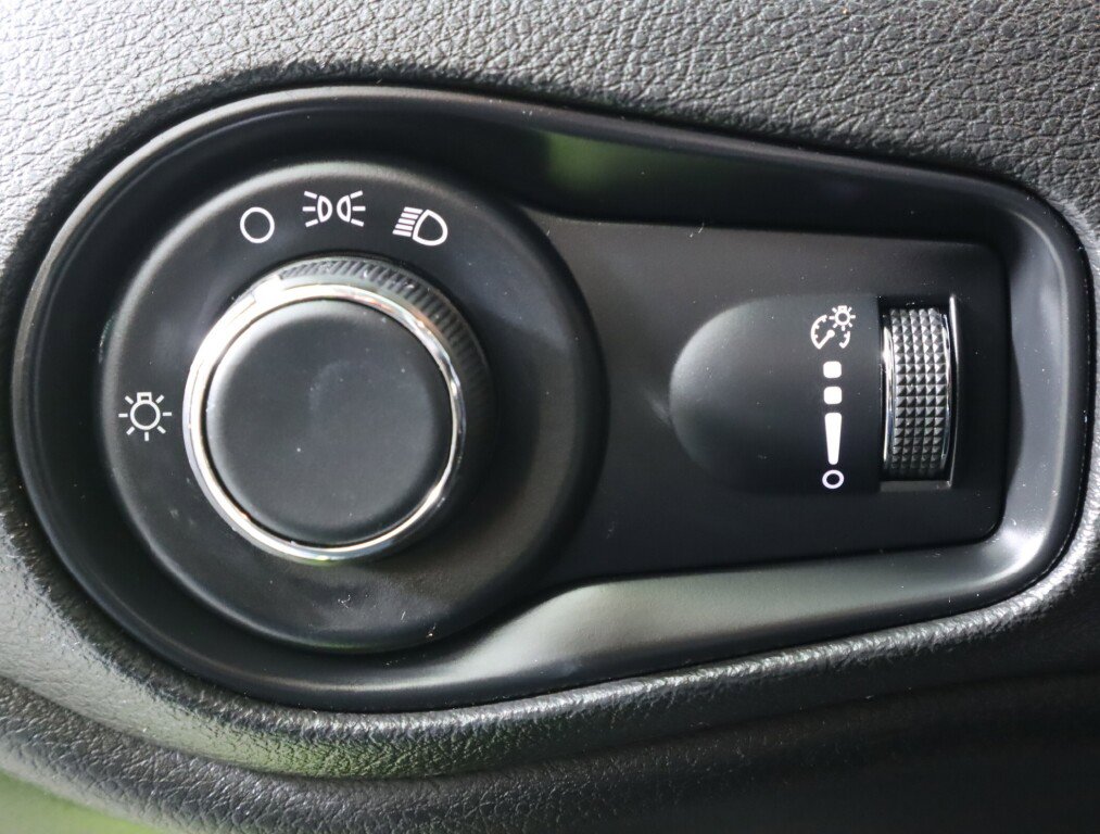 Used 2017 Jeep Renegade Sport w/ Power & Air Group image 10