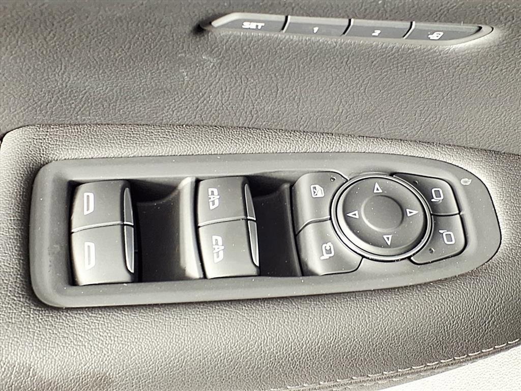 Certified 2025 Cadillac XT5 Premium Luxury image 9