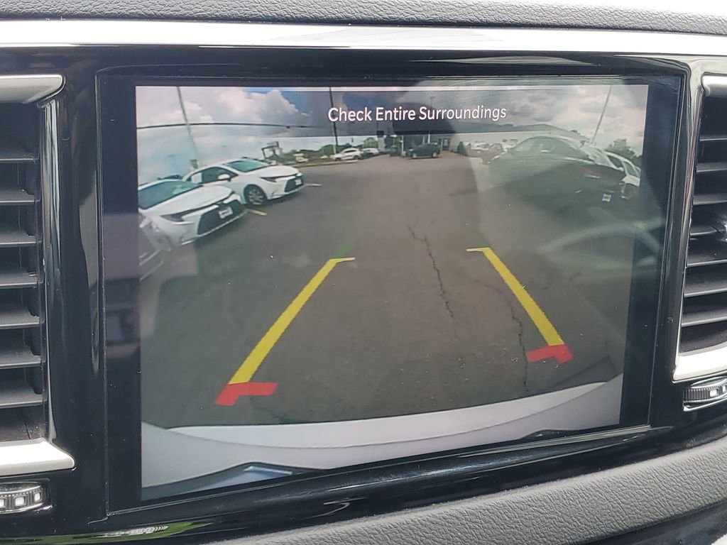 Used 2023 Chrysler Pacifica Touring-L FWD image 24
