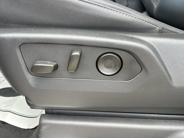 Used 2025 Chevrolet Silverado 1500 LT Trail Boss w/ LPO, Utility Wall Package image 16