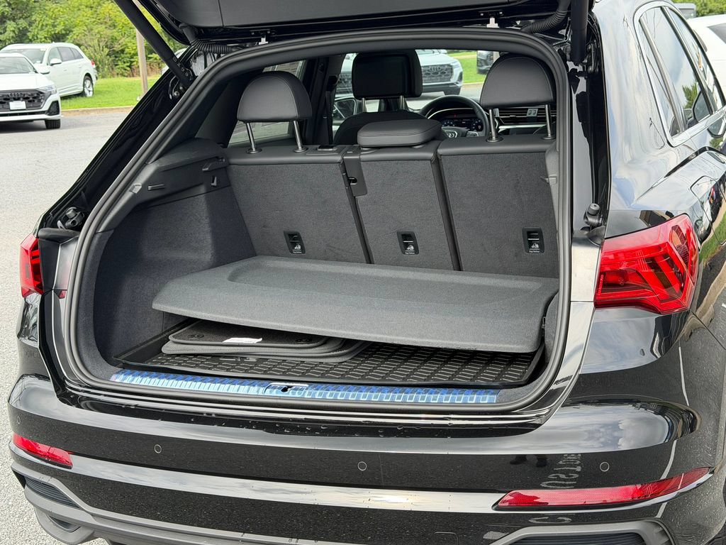 Certified 2025 Audi Q3 2.0T Premium w/ Convenience Package AWD/4WD image 19