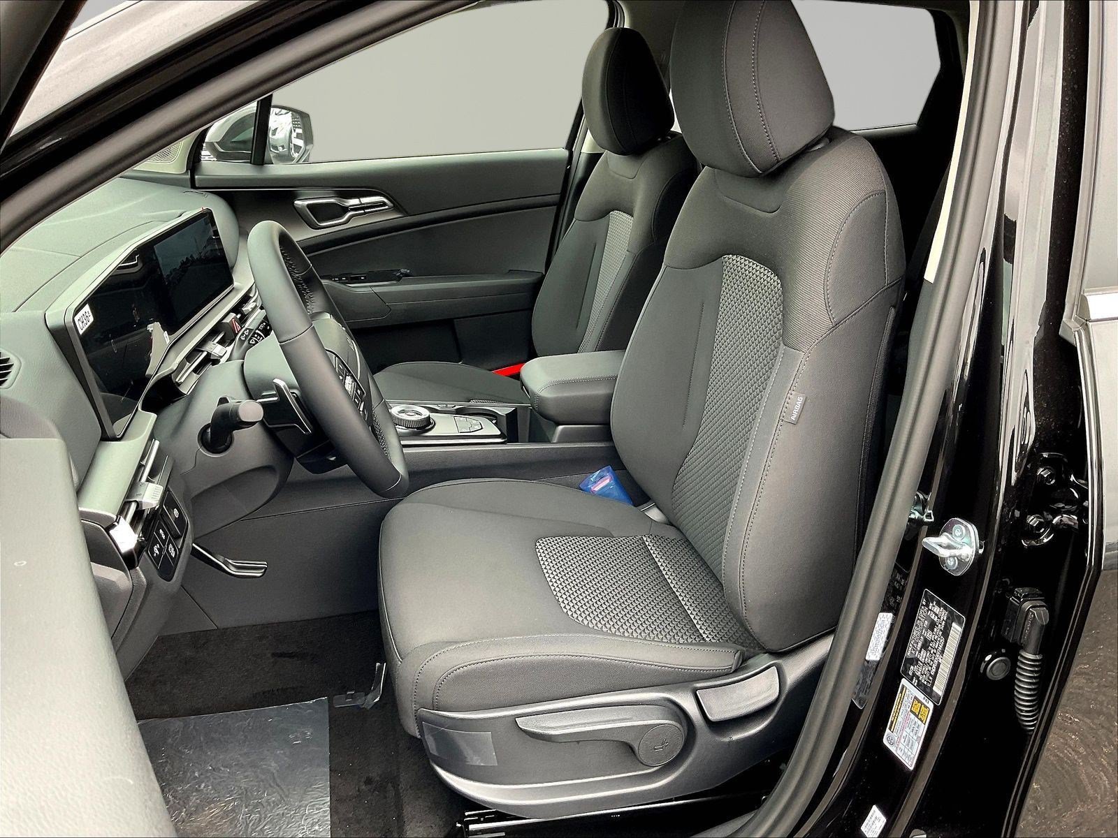 New 2027 Kia Sportage LX FWD image 17