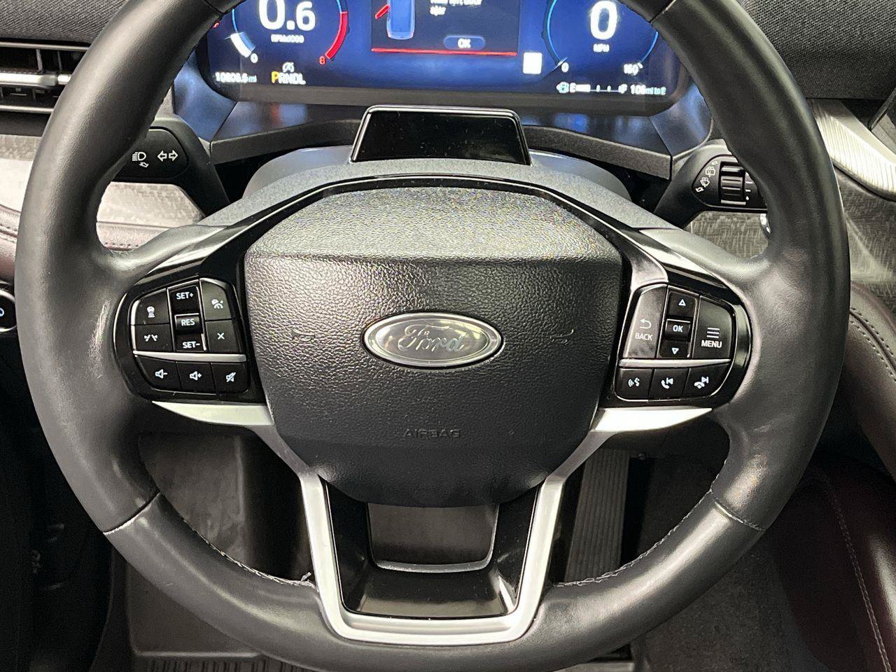 Certified 2025 Ford Explorer Platinum w/ Ultimate Package AWD/4WD image 16