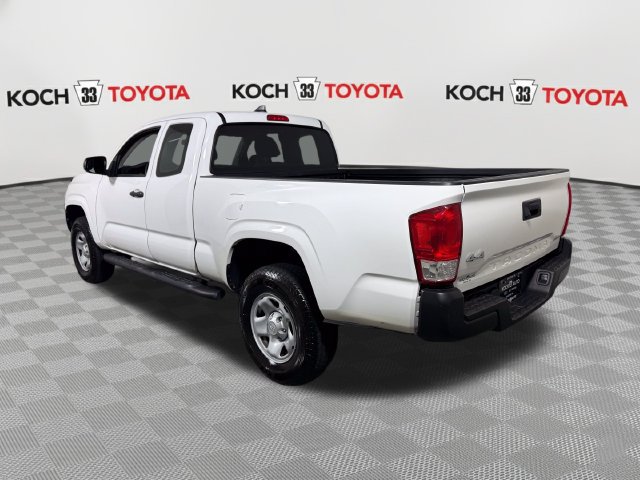 Used 2017 Toyota Tacoma SR AWD/4WD image 6