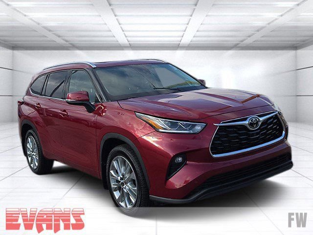 Used 2021 Toyota Highlander Limited image 1