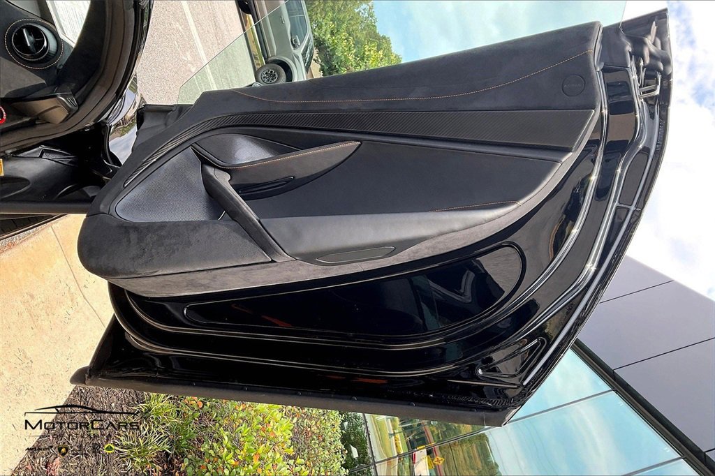 Used 2024 McLaren 750S Spider image 20