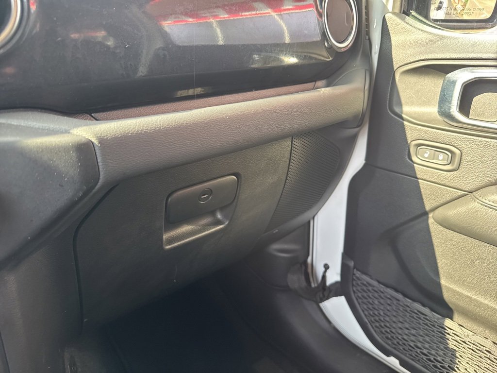 Used 2023 Jeep Wrangler Altitude image 43