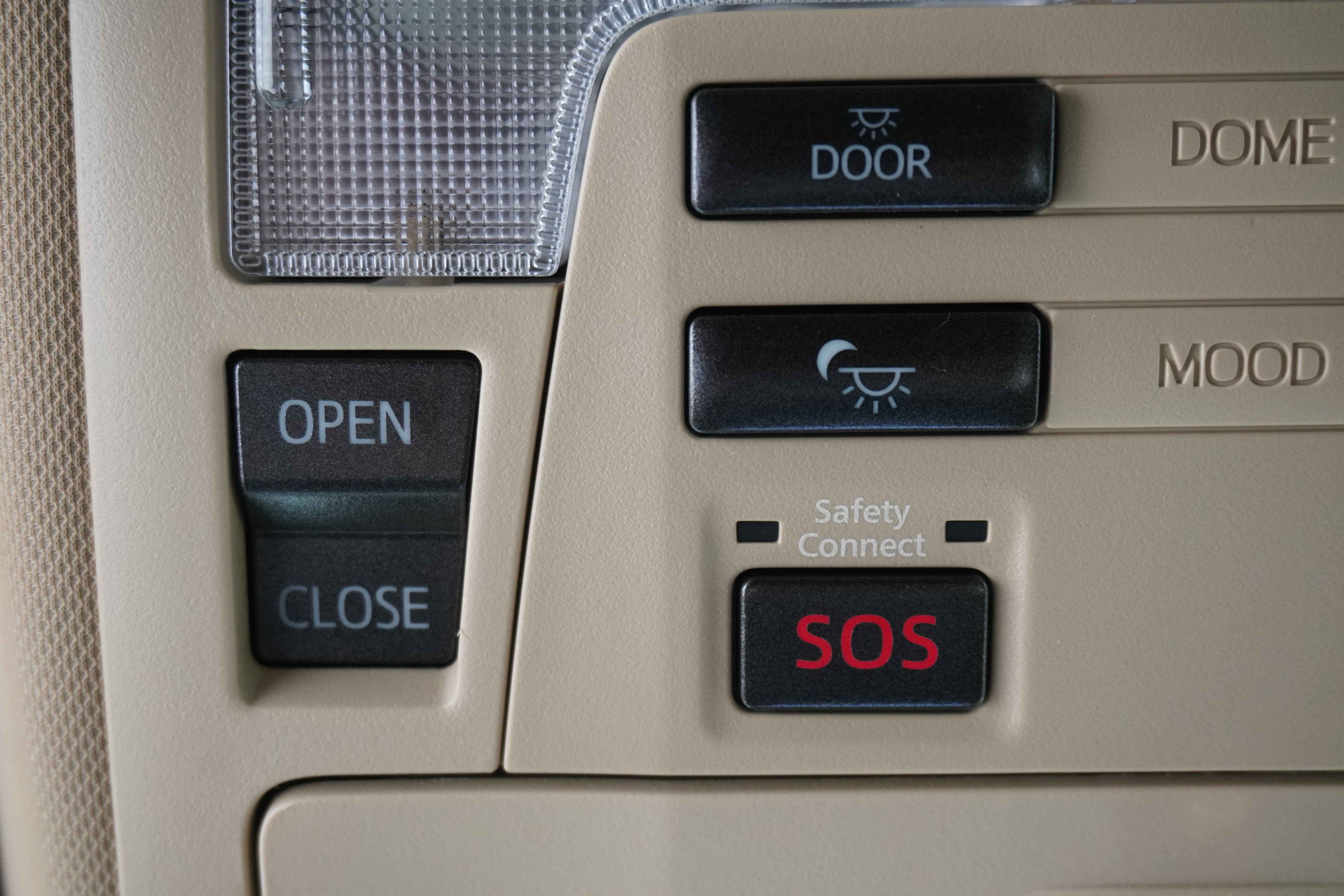 Used 2013 Toyota Avalon Limited w/ Technology Pkg FWD image 26
