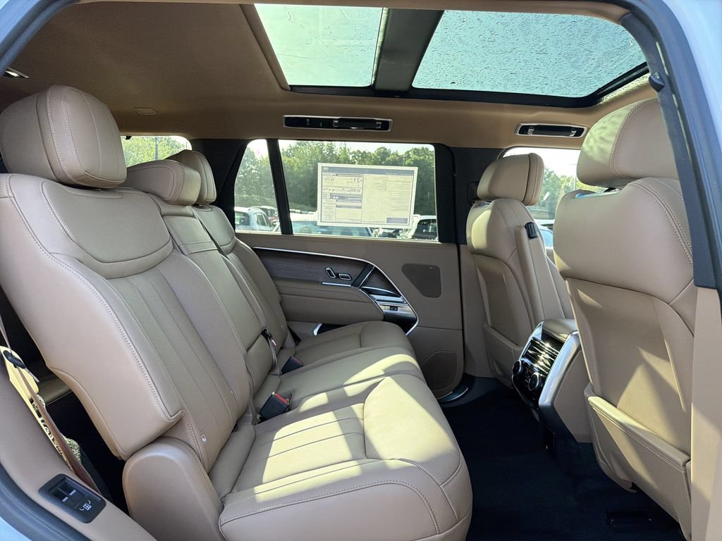 New 2026 Land Rover Range Rover Long Wheelbase SE AWD/4WD image 14