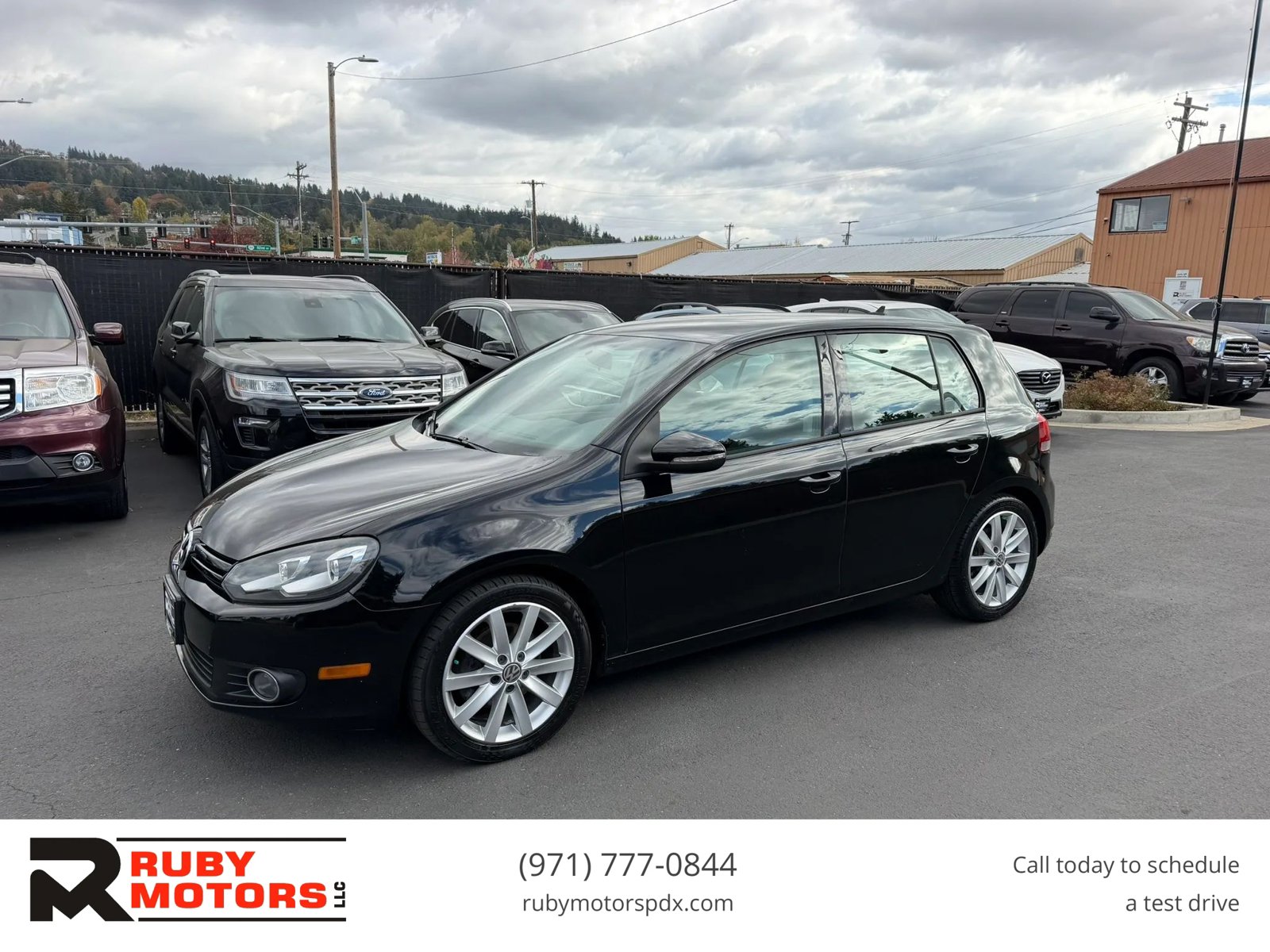 Used 2011 Volkswagen Golf TDI FWD image 1