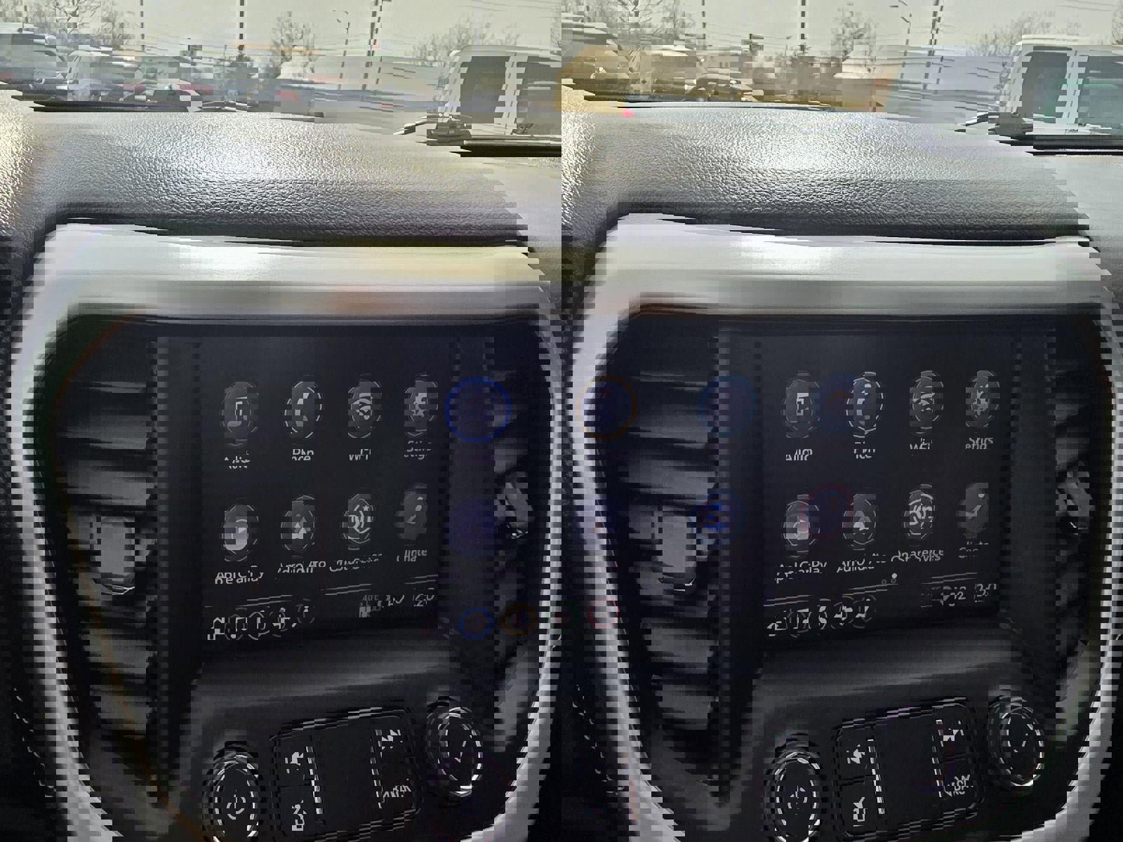 Used 2023 GMC Acadia SLE w/ Driver Convenience Package image 23