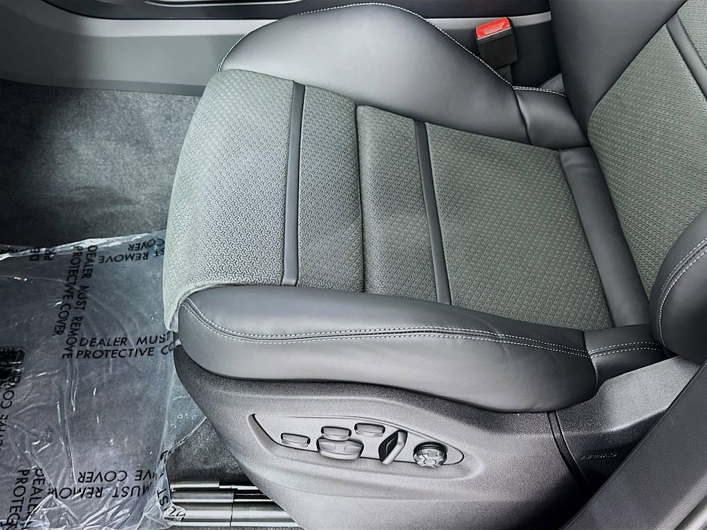 New 2026 Porsche Cayenne GTS image 22