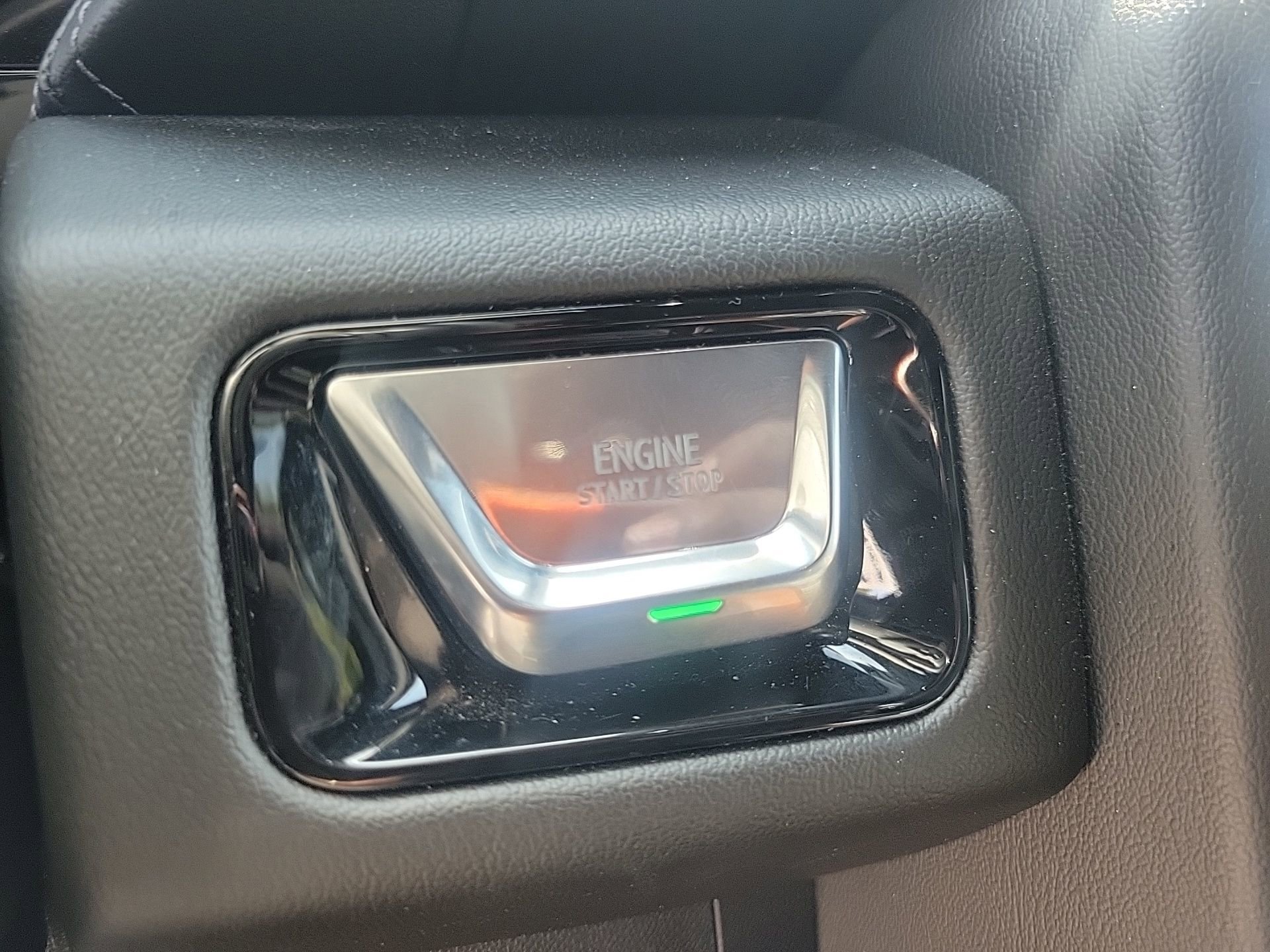 Used 2025 GMC Yukon XL Denali image 35