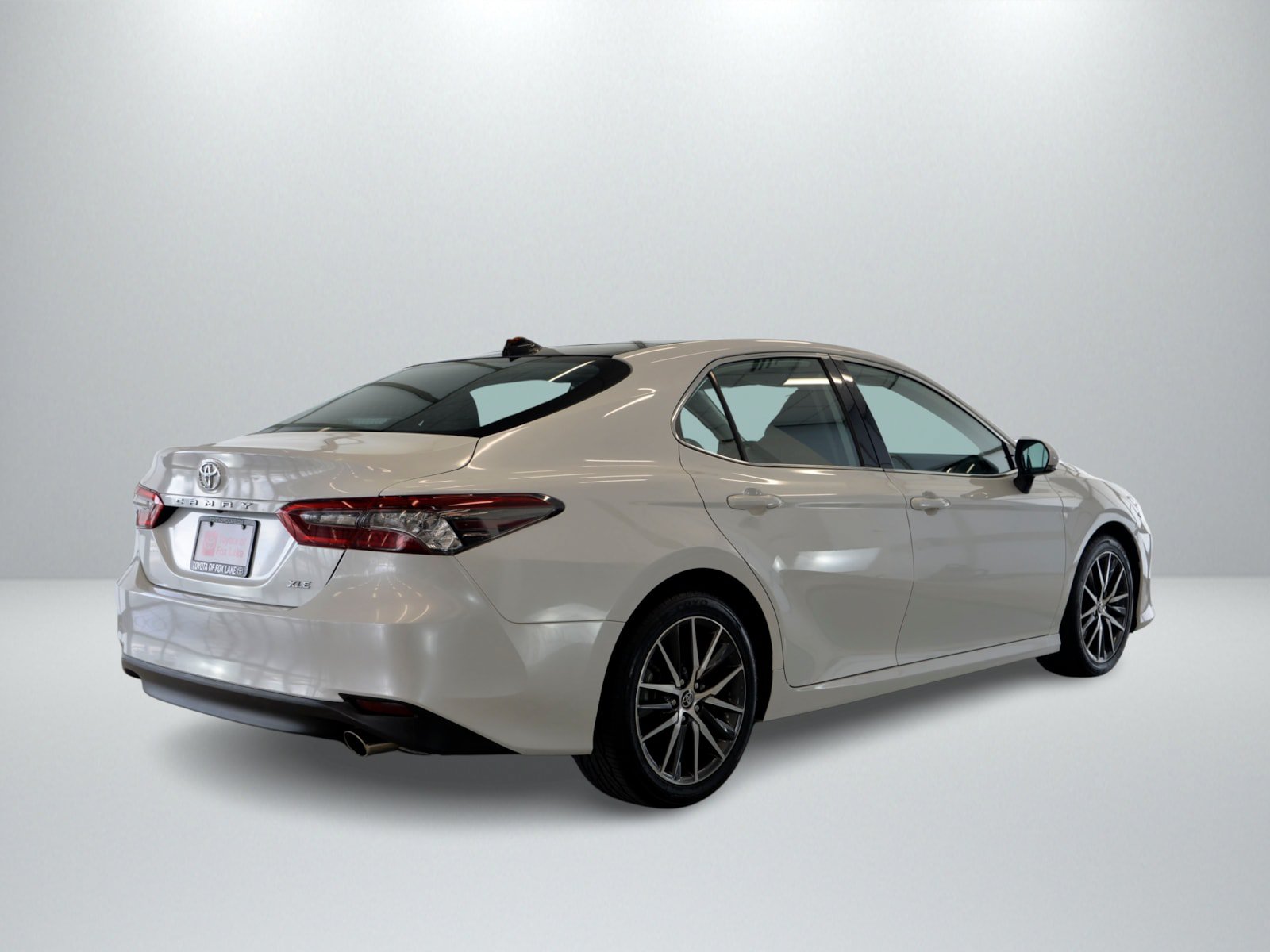 Used 2023 Toyota Camry XLE FWD image 5