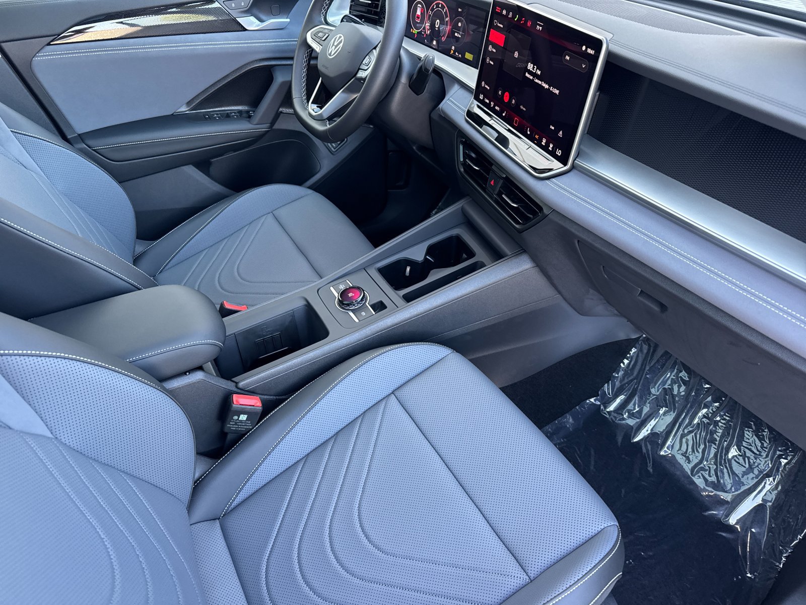 New 2026 Volkswagen Tiguan SE AWD/4WD image 16