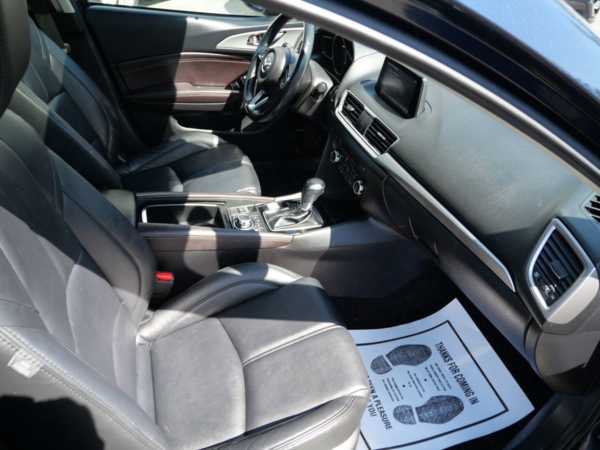 Used 2018 MAZDA MAZDA3 Touring FWD image 26