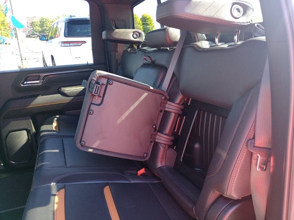 Used 2025 GMC Sierra 2500 AT4 image 19